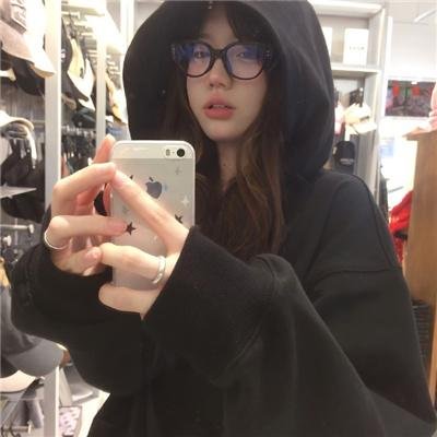 乔省长和他的女儿们封面